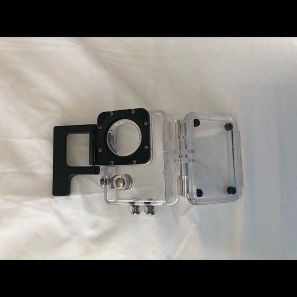 Action Camera with Waterproof Case - Picture 4 of 4